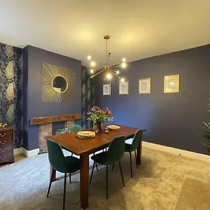 Queens Boutique House Centre With Parking , Chester United Kingdom